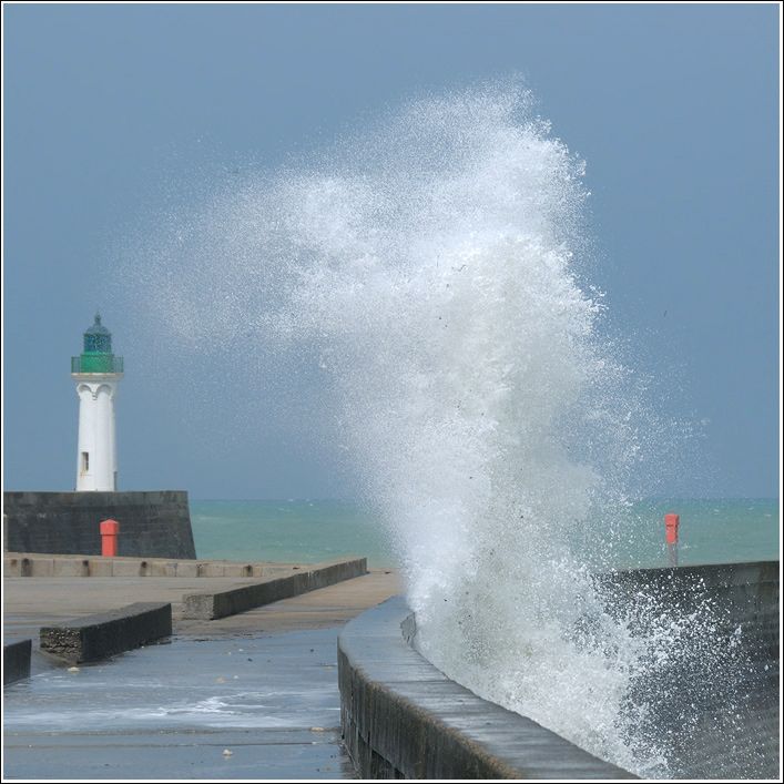 http://i56.photobucket.com/albums/g163/jyvais/Honfleur2011/St-V-en-Caux01.jpg