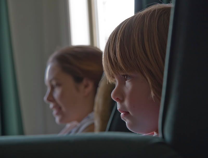 IMAGE: http://i56.photobucket.com/albums/g171/daleporter/People/lysrach3-w.jpg