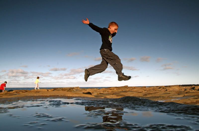 IMAGE: http://i56.photobucket.com/albums/g171/daleporter/People/samjump0075-w.jpg