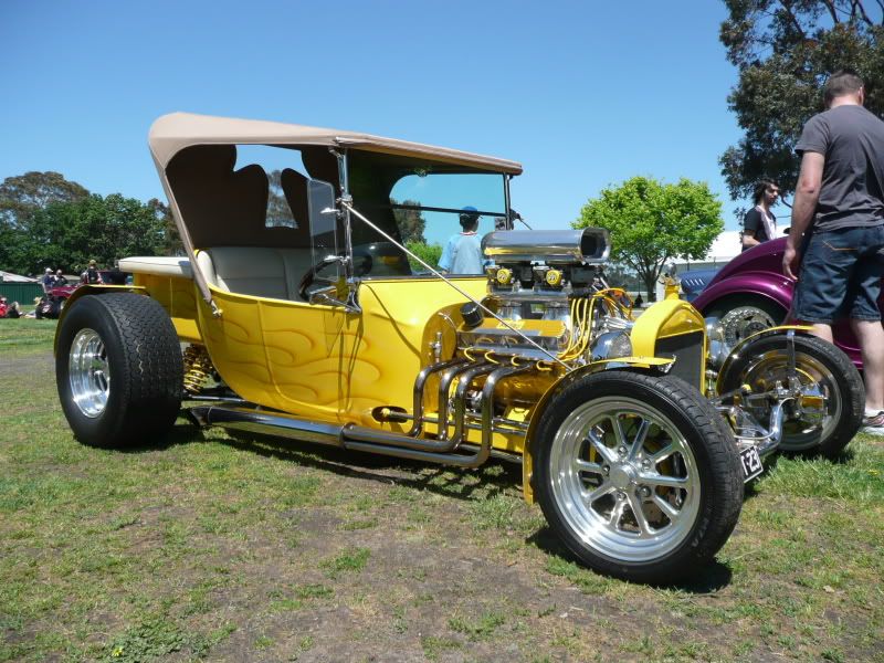 IMAGE: http://i56.photobucket.com/albums/g171/daleporter/Transport/hotrod012.jpg
