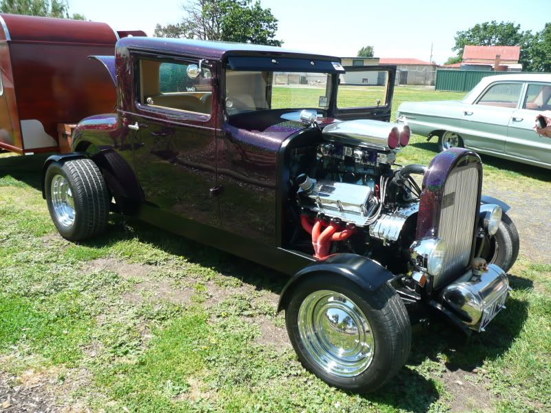 IMAGE: http://i56.photobucket.com/albums/g171/daleporter/Transport/hotrod020.jpg