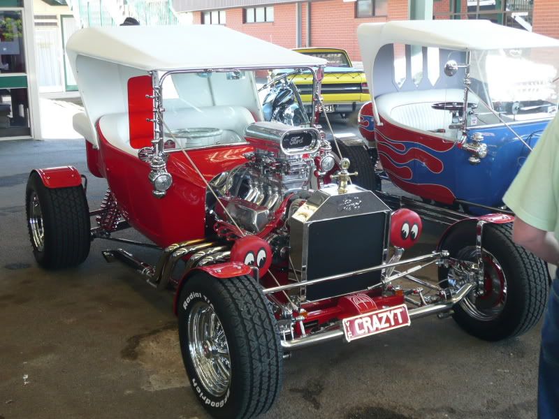 IMAGE: http://i56.photobucket.com/albums/g171/daleporter/Transport/hotrod030.jpg