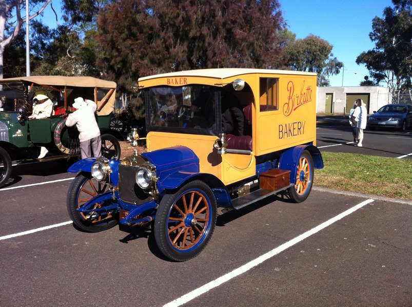 IMAGE: http://i56.photobucket.com/albums/g171/daleporter/Transport/veterancars014_1.jpg