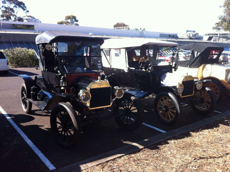 IMAGE: http://i56.photobucket.com/albums/g171/daleporter/Transport/veterancars021_1.jpg