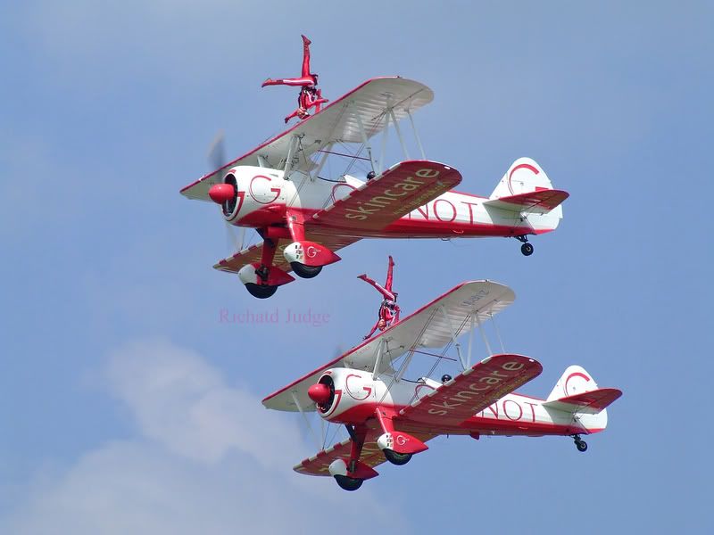http://i56.photobucket.com/albums/g194/tigercatfan/Biggin%20Hill%20030607/WingWalkers.jpg