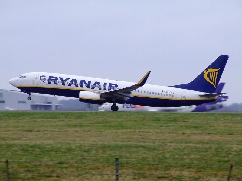 http://i56.photobucket.com/albums/g194/tigercatfan/Random%20Photos/RyanAir.jpg