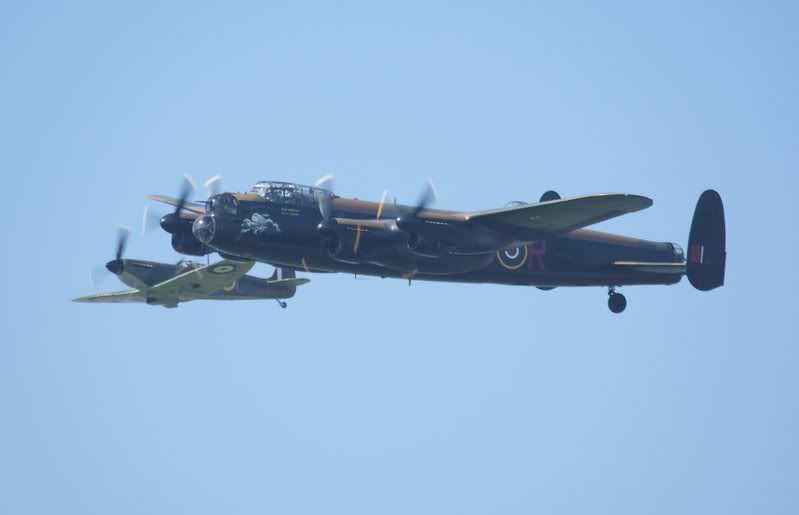 http://i56.photobucket.com/albums/g194/tigercatfan/Shoreham%202008/BBMF1.jpg