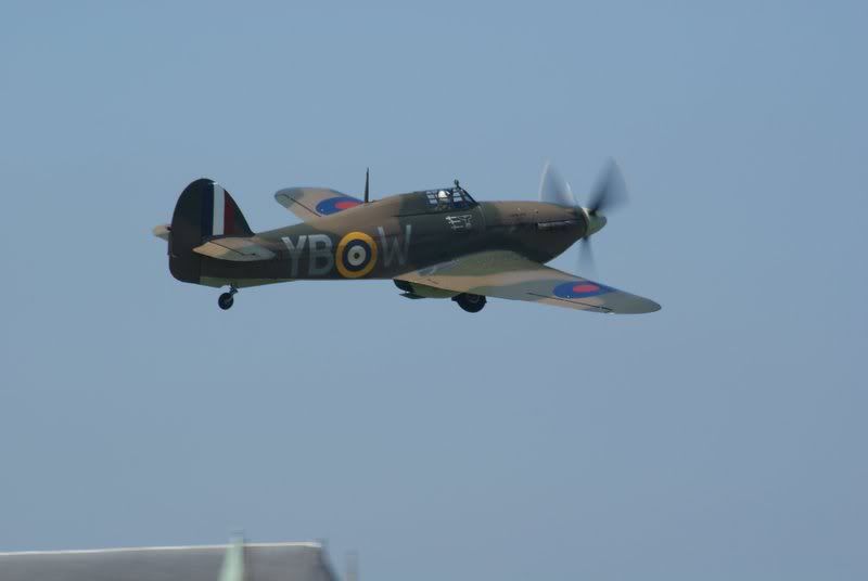 http://i56.photobucket.com/albums/g194/tigercatfan/Shoreham%202008/BBMFHurri1.jpg