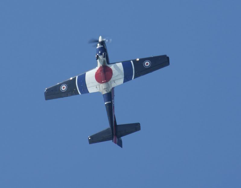 http://i56.photobucket.com/albums/g194/tigercatfan/Shoreham%202008/Tucano2.jpg