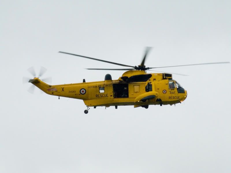 http://i56.photobucket.com/albums/g194/tigercatfan/Southend%2028th%20May%202007/SeaKing1.jpg