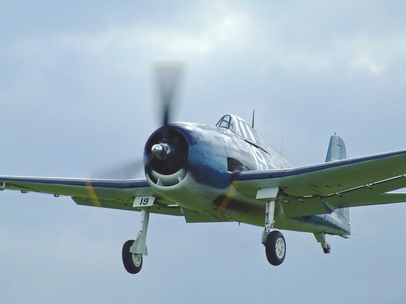 http://i56.photobucket.com/albums/g194/tigercatfan/Spring%20Airshow/LandingHellcat.jpg