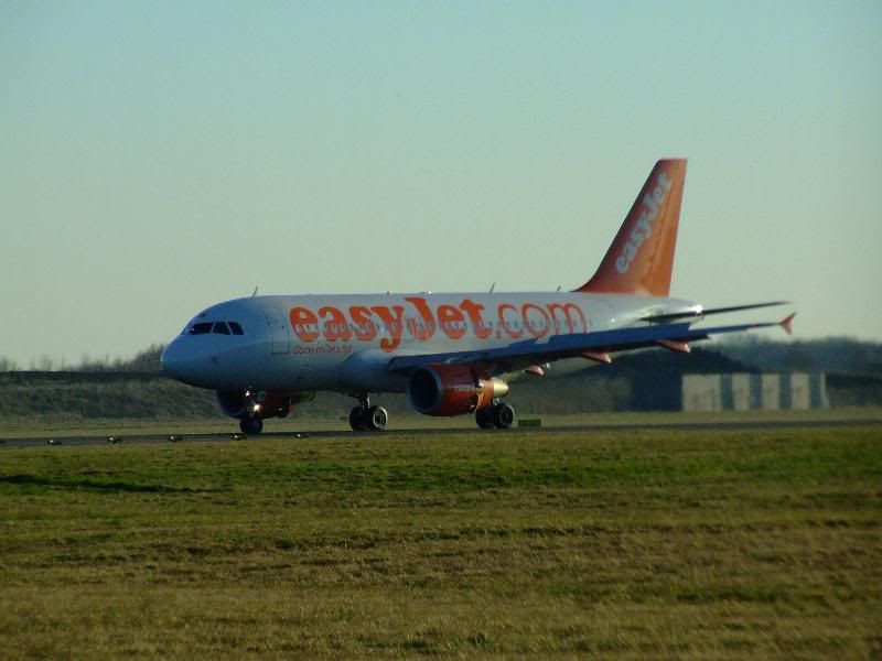 http://i56.photobucket.com/albums/g194/tigercatfan/Stansted160208/2008_0215Stansted0033.jpg